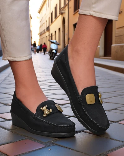 Royalfashion Жіночі лофери на низькому каблуці Mollan