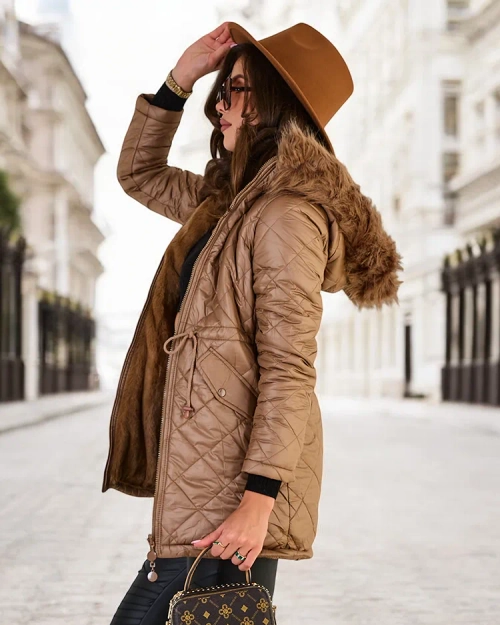 Жіноча стьобана куртка Royalfashion коричневого кольору