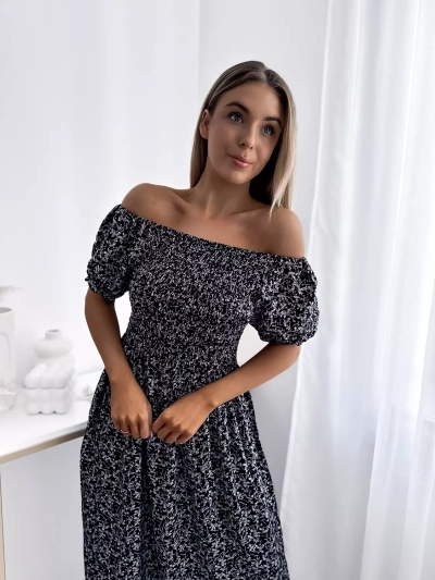 Schwarzes Midikleid mit Blumenmuster - Kleidung