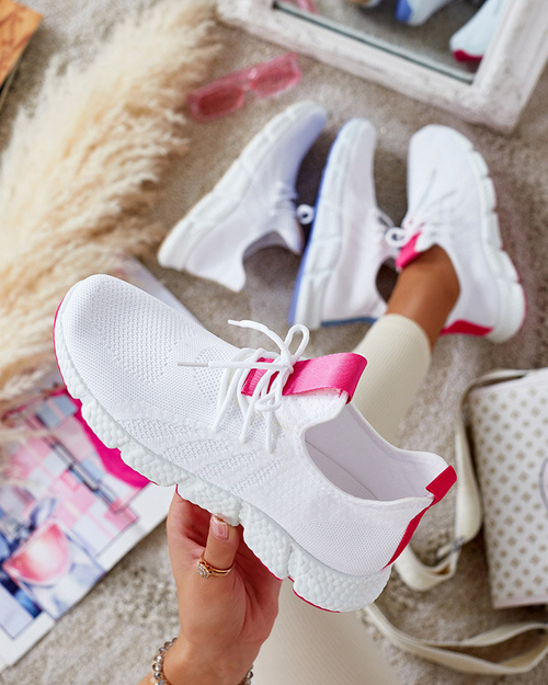 Білі жіночі кросівки з рожевими вставками Baym