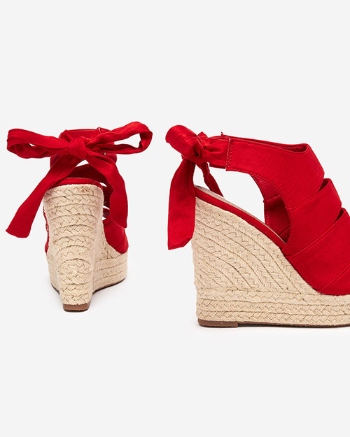 Червоні жіночі босоніжки на танкетці Evofi