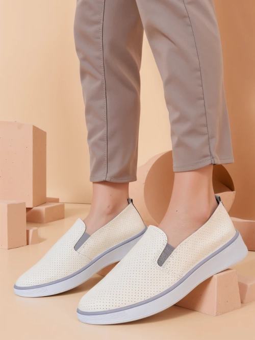 Royalfashion Жіночі перфораційні спортивні черевики Musio