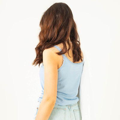 Blaues Damen-T-Shirt mit Spitze an den Trägern - Kleidung