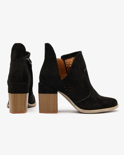 Royalfashion Schwarze Damenstiefel auf einem Pfosten und mit einem Ausschnitt Neafla