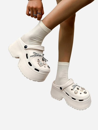 Royalfashion Damen Gummisandalen mit Dekorationen Dellos