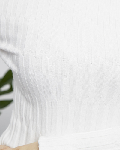 Жіночий білий светр в рубчик - Одяг