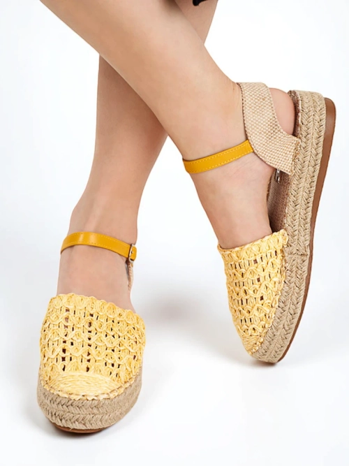 Жовті жіночі еспадрільї з ажурним триумфом - Взуття