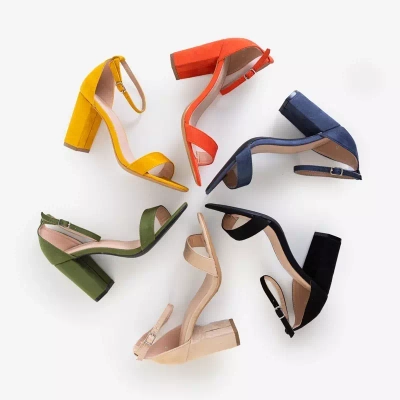 OUTLET Marineblaue Damensandalen auf der Anniet Post - Schuhe