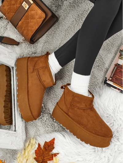 Kurze Damenstiefel a'la Schneestiefel Vespera