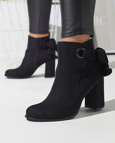 Damenstiefel aus Öko-Wildleder mit Schleife in Schwarz Agarol- Footwear