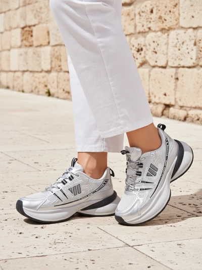 Royalfashion Damen Sport Sneakers auf einer dickeren Sohle Roality