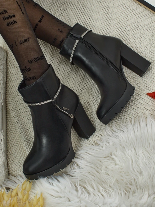 Жіночі ботильйони з екошкіри на підборах-стовпчику Marellin