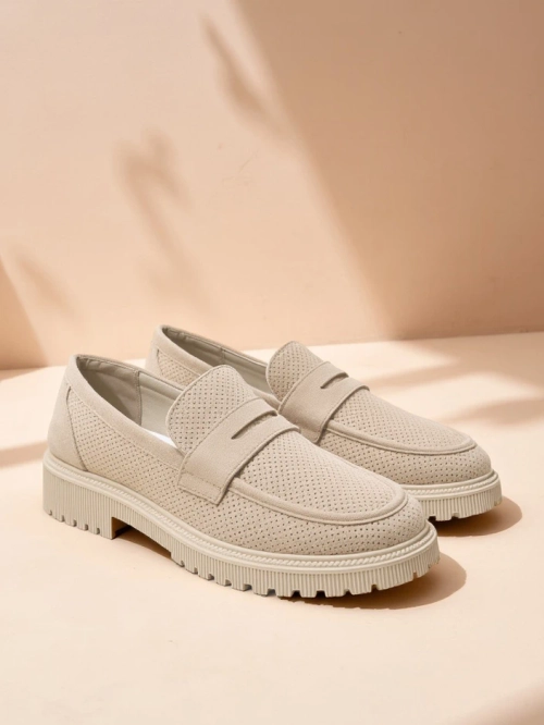 Жіночі лофери Callista бежеві, екологічна шкіра, плоский каблук 4 см