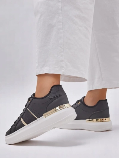 Royalfashion Damen Sportsneakers auf einer dickeren Sohle Montanas