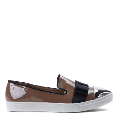 Schlüpfen Sie mit einem lackierten Zeh in Khaki Barbara-Footwear