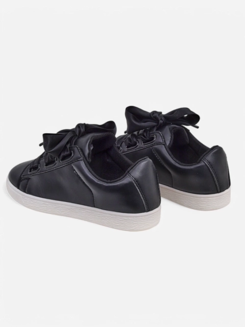 Royalfashion Жіноча кросівка з еко-шкіри з декоративними шнурками Etti