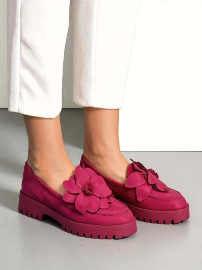 Royalfashion Eco-Suede Damenmokassins mit Floverse-Blume