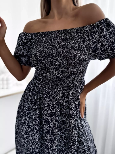 Schwarzes Midikleid mit Blumenmuster - Kleidung