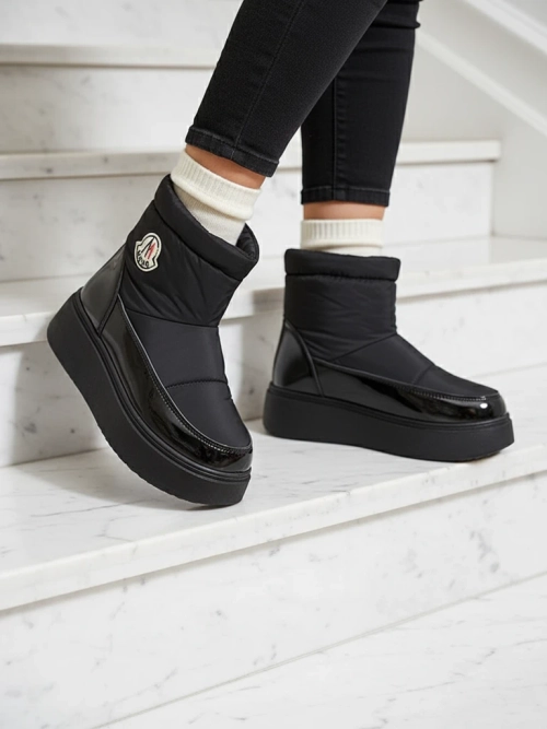 Royalfashion Жіночі черевики-сліпони для снігу чорного кольору Ademra
