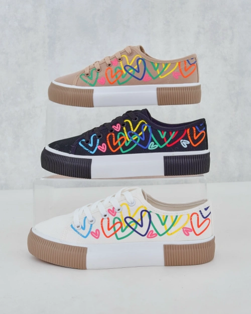 Royalfashion жіночі кросівки з серцем Sercess