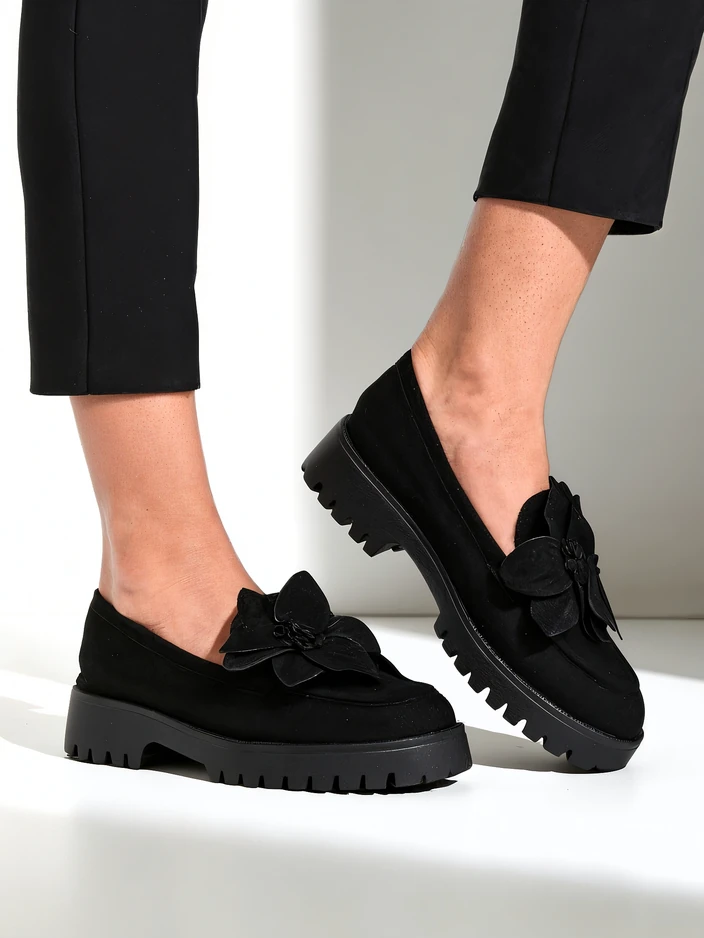 Royalfashion Eco-Suede Damenmokassins mit einer Floverse-Blume