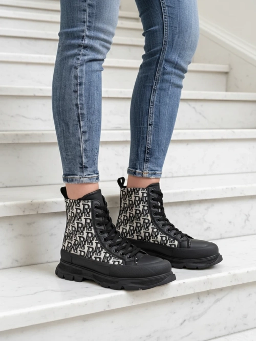 Коричневі жіночі черевики з принтом Zoriof