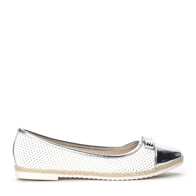 Srebrno-białe baleriny z lakierowanym noskiem - Obuwie
