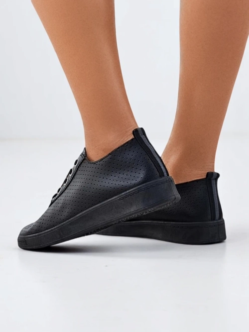 Royalfashion Жіночі перфоровані спортивні кросівки Kiarre