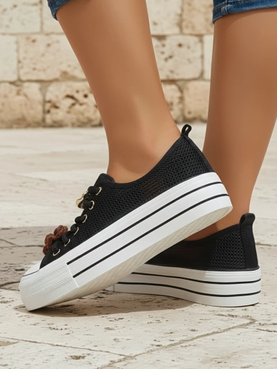 Royalfashion Damen durchbrochene Sneakers mit Dekorationen Osdo