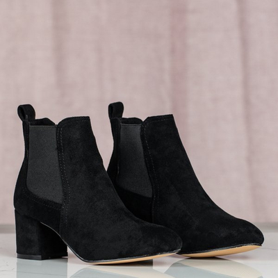Schwarze Stiefel an einem höheren Pfosten Anabella - Footwear