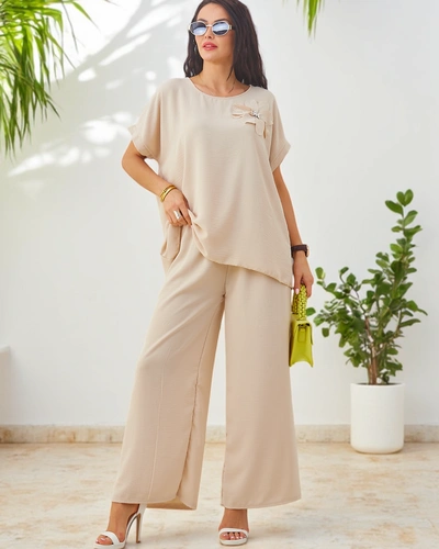 Royalfashion Damen-Set mit kurzen Ärmeln, dekorativer Blume und weitem Hosen