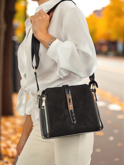 Damenhandtasche Callista Black – kleine Umhängetasche aus Öko-Lackleder