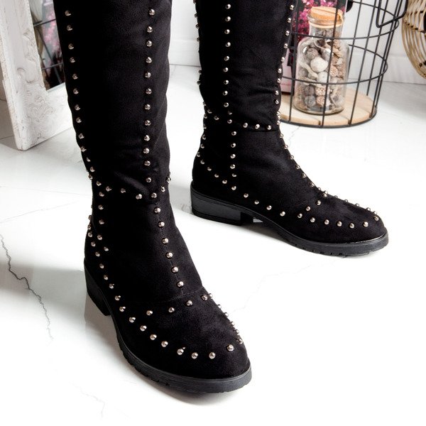 Flache Stiefel mit Magus-Nieten - Schuhe