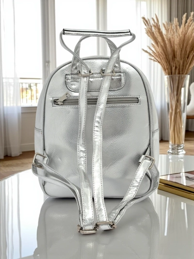 Royalfashion Damenrucksack aus Öko-Leder mit Streifen Metallic Stripes