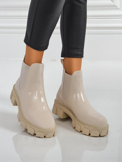 Royalfashion Stiefeletten mit massiver Sohle aus lackiertem Öko-Leder Calista Weide