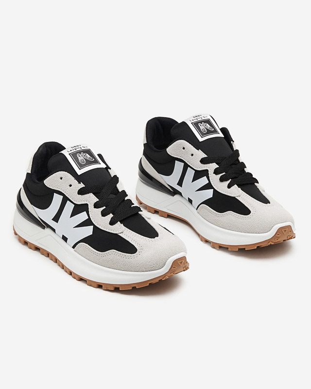 Schwarze Damenturnschuhe mit grauen Narisa-Einsätzen - Schuhe