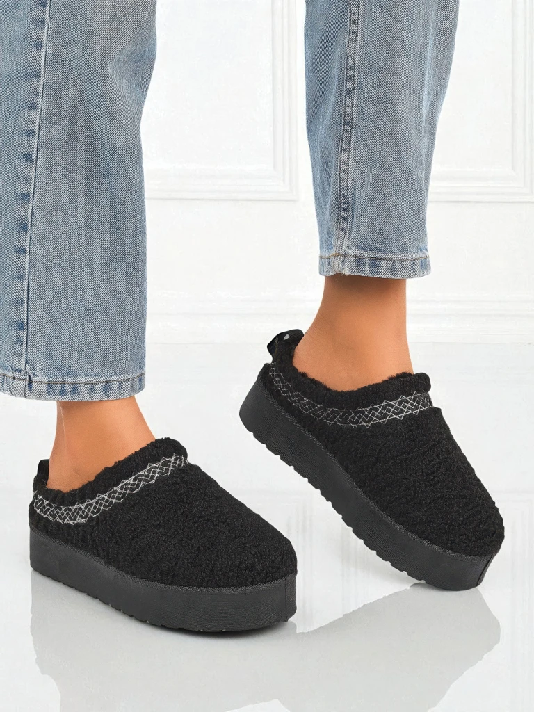 Kurze Damenstiefel im Schneestiefel-Stil mit Fell Frost Veil