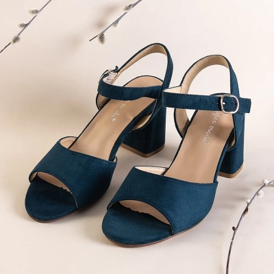 OUTLET Dunkelblaue Sandalen auf dem Elga Post - Footwear