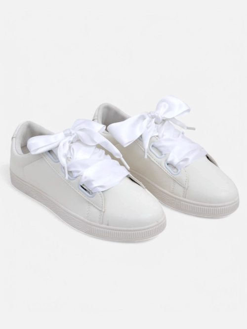 Кросівки Royalfashion жіночі з екологічної шкіри з декоративними шнурками Etti