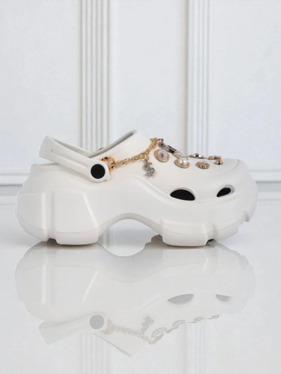 Caligae Aurelia Bianca Sandalen mit Chain-Verzierungen im Glamour-Stil