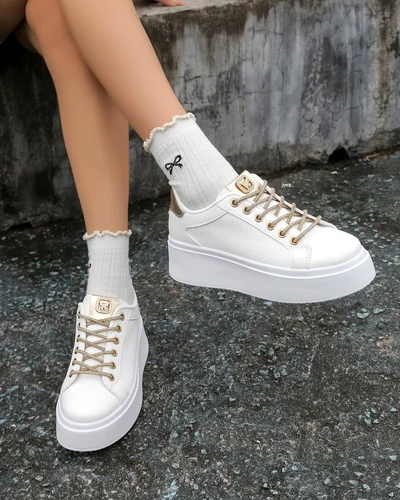 Royalfashion Damen sportliche Sneakers mit dekorativen Schnürsenkeln Eone