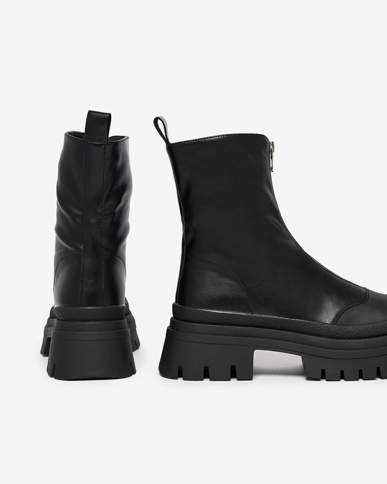 Royalfashion Damenstiefel mit flachem Absatz in Schwarz Viatee