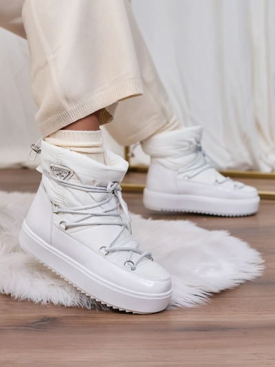 Royalfashion Damen-Schlupfstiefel a'la Schneestiefel in Weiß Vevnose