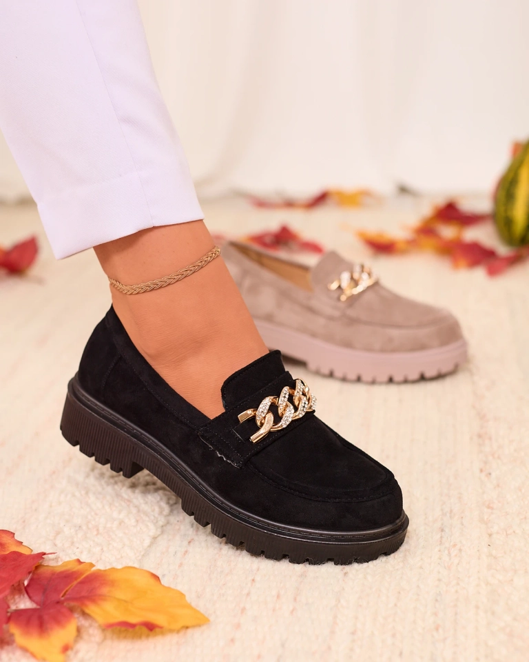 Royalfashion Damen Mokassins in schwarz mit goldenem Ornament Efehhi