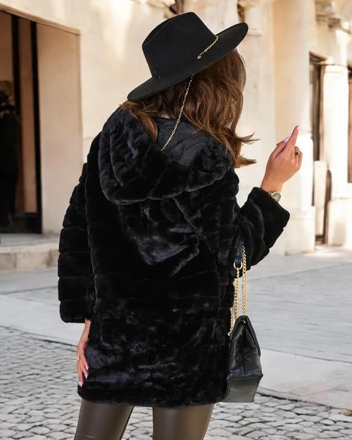 Пальто жіноче хутряне Royalfashion Black