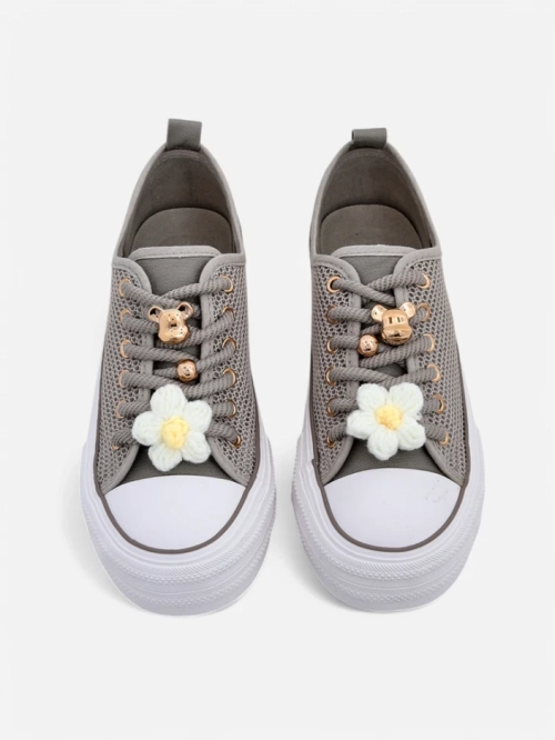 Royalfashion Жіночі перфоровані кросівки з декором Osdo