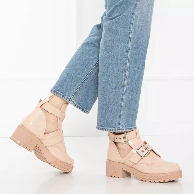 OUTLET Beige Damenstiefel mit Lerika-Prägung - Schuhe