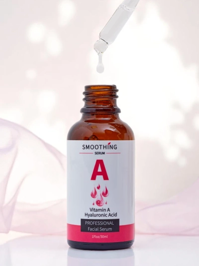 Glättendes Serum mit Vitamin A und Hyaluronsäure
