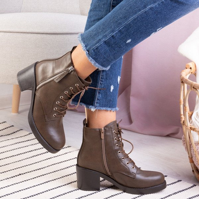 Braune Stiefeletten an einem höheren Pfosten Fanilla - Footwear