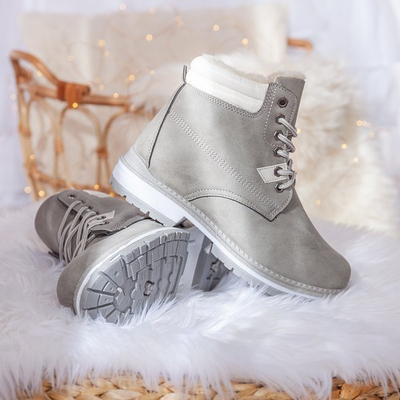 Graue Stiefel mit North Land-Isolierung - Schuhe